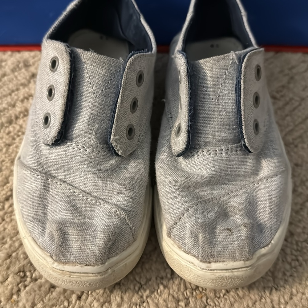 TOMS - Picture 2 of 3